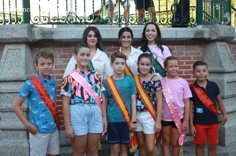 La Plaza de España acogía la tradicional Gincana de Peñas de las Ferias y Fiestas