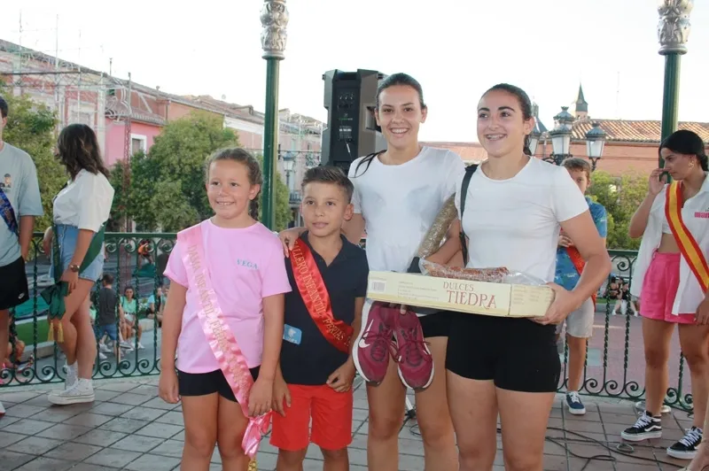 La Plaza de España acogía la tradicional Gincana de Peñas de las Ferias y Fiestas