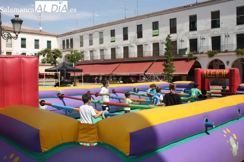 La Plaza Nueva acogía este jueves la Multiaventura infantil