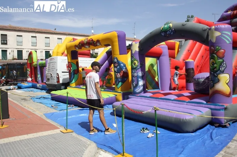 La Plaza Nueva acogía este jueves la Multiaventura infantil
