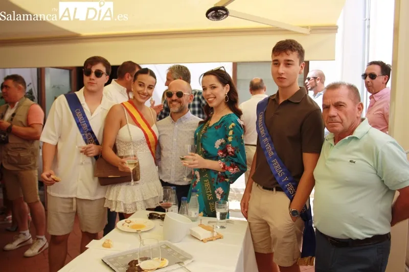 La recepción de alcaldes y asociaciones de mayores que organiza Peñaranda tenía lugar este sábad