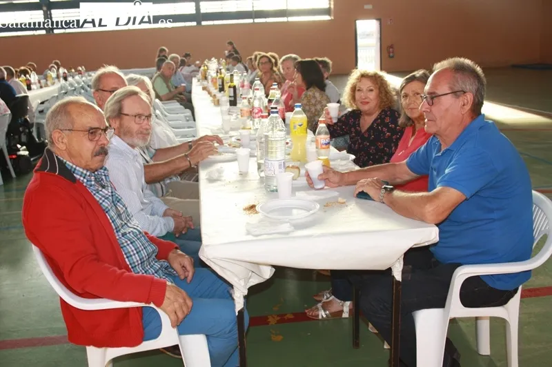 La visita a la residencia Sagrado Corazón y una merienda para los mayores, protagonistas de la tarde de este domingo