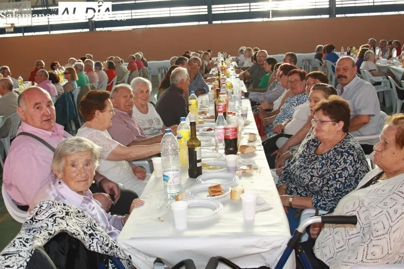 La visita a la residencia Sagrado Corazón y una merienda para los mayores, protagonistas de la tarde de este domingo