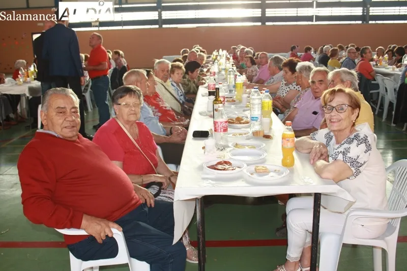 La visita a la residencia Sagrado Corazón y una merienda para los mayores, protagonistas de la tarde de este domingo