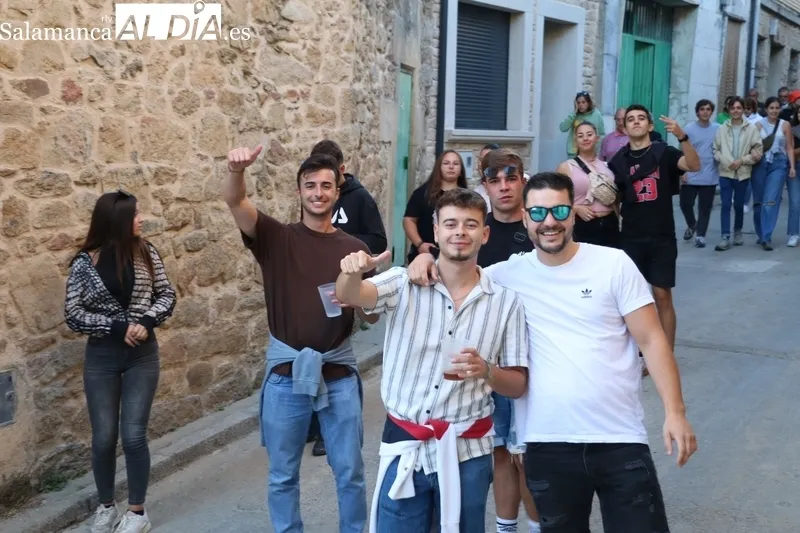 Peligroso encierro de Valrubio con dos sustos en las fiestas de Aldeadávila / CORRAL