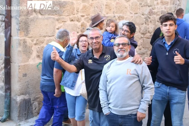 Peligroso encierro de Valrubio con dos sustos en las fiestas de Aldeadávila / CORRAL