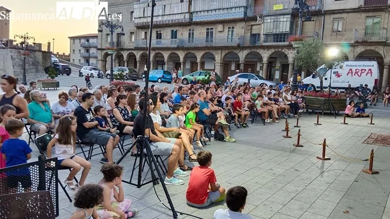 Foto 4 - La Plaza Mayor de B&eacute;jar se convierte en una improvisada pista circense