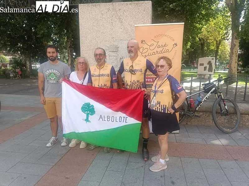 Foto 3 - &ldquo;Bicidarios&rdquo; aterriza en B&eacute;jar para seguir sumando kil&oacute;metros de solidaridad