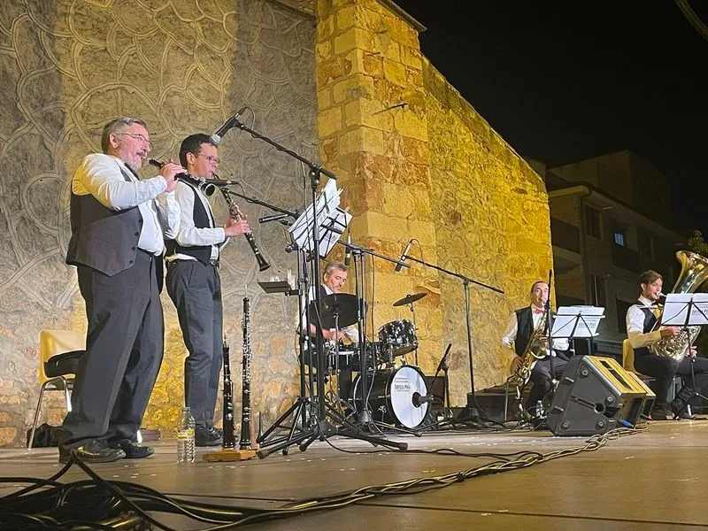 La Orquestina de la Abuela Pina en Carbajosa de la Sagrada