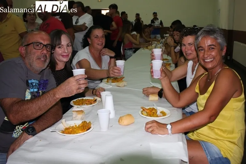 Paella organizada en Yecla de Yeltes por la Asociación Cultural La Muralla / SILVESTRE