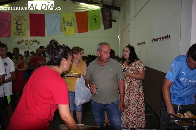 Paella organizada en Yecla de Yeltes por la Asociación Cultural La Muralla / SILVESTRE