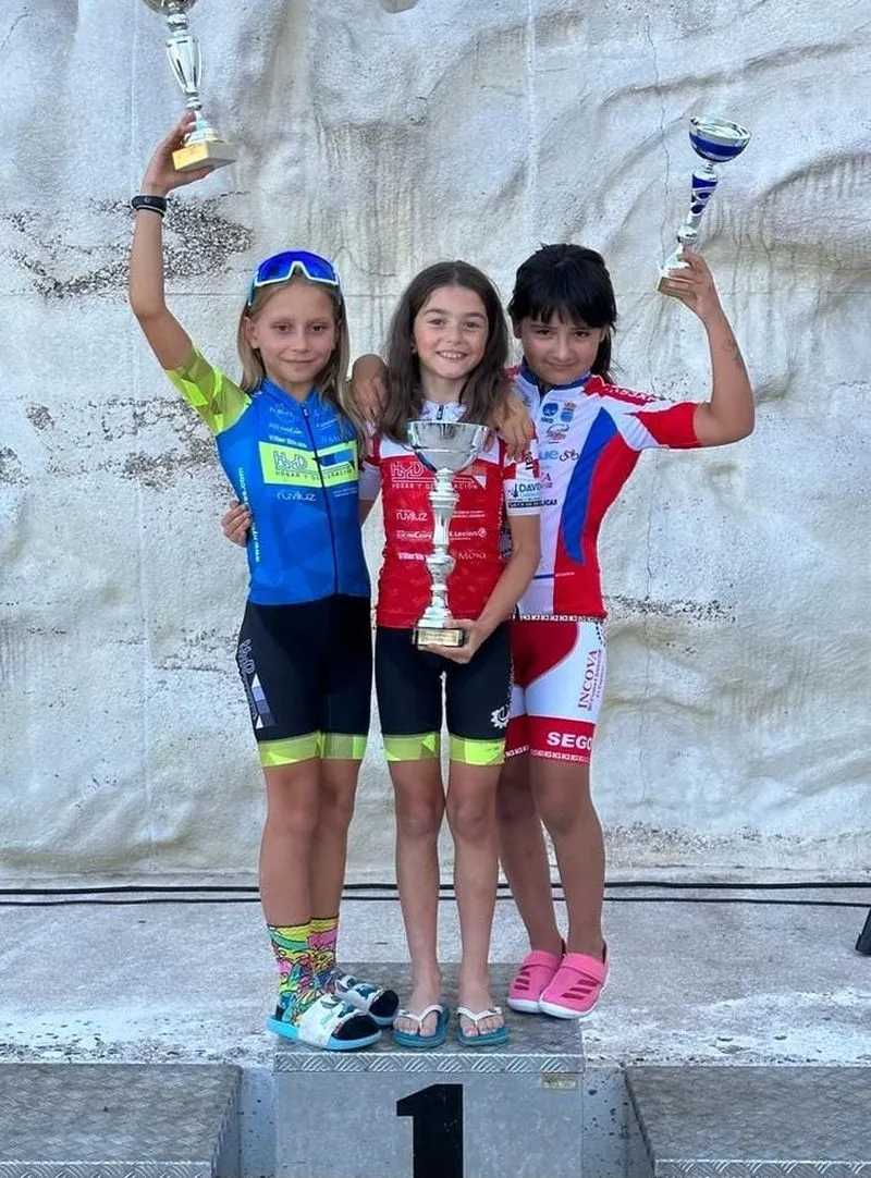 Deportistas de la Escuela de Ciclismo Salmantina