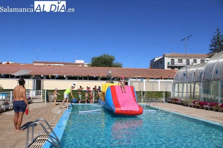 Foto 2 - Hinchables acu&aacute;ticos para despedir las fiestas