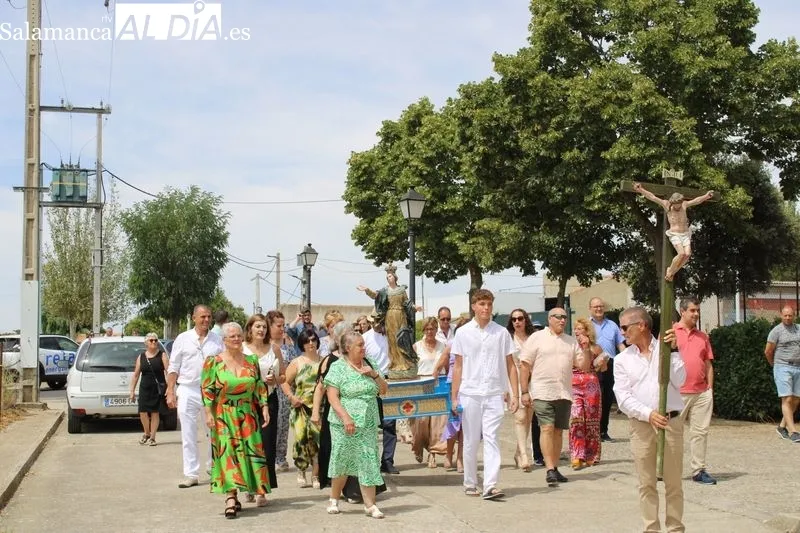 Foto 9 - Procesi&oacute;n con Nuestra Se&ntilde;ora de la Asunci&oacute;n por las calles de Terradillos