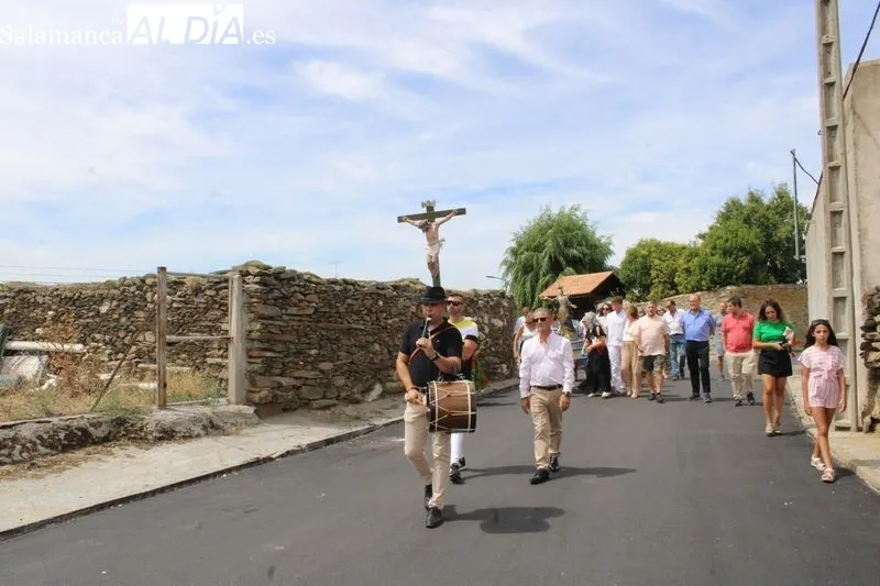 Foto 7 - Procesi&oacute;n con Nuestra Se&ntilde;ora de la Asunci&oacute;n por las calles de Terradillos