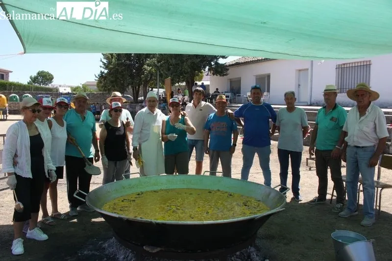 Gran paella en Cipérez para despedir las fiestas / SILVESTRE