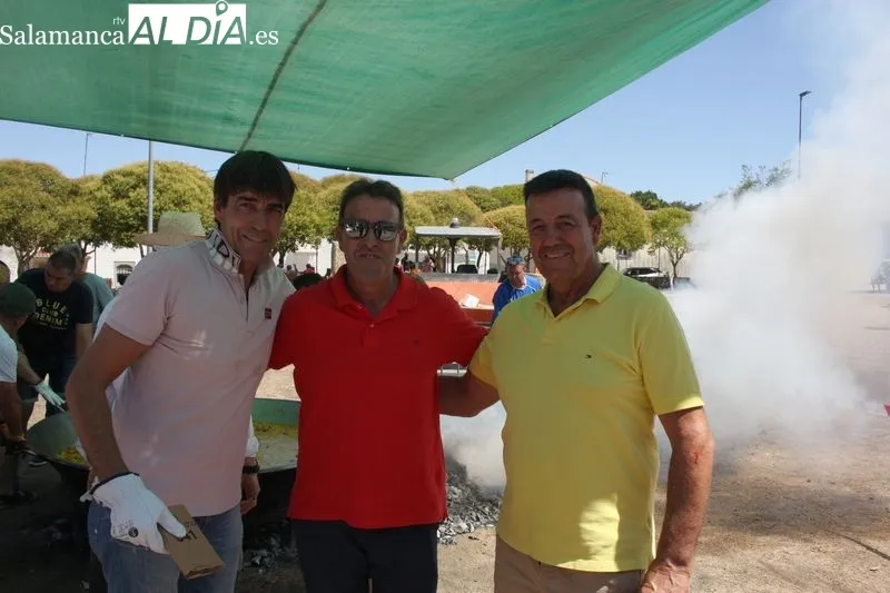 Gran paella en Cipérez para despedir las fiestas / SILVESTRE
