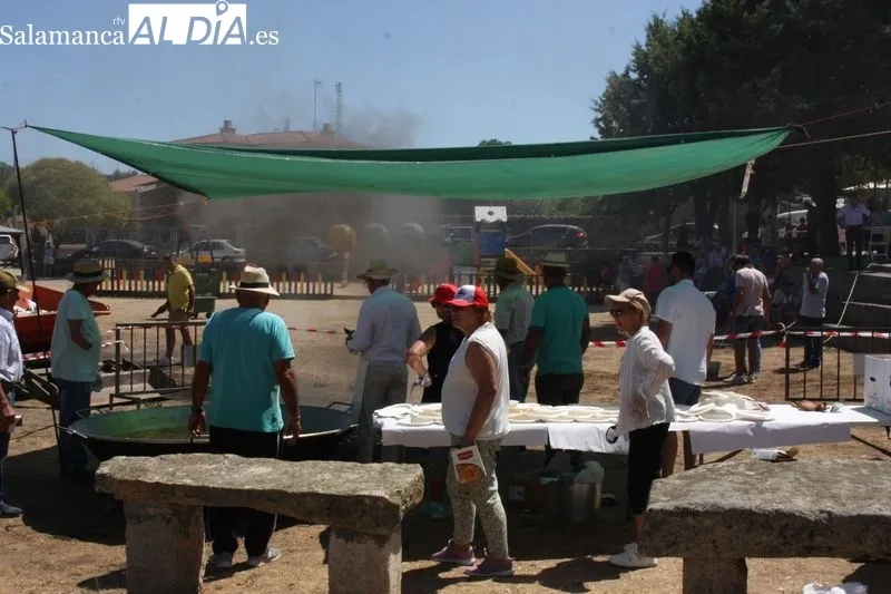 Gran paella en Cipérez para despedir las fiestas / SILVESTRE