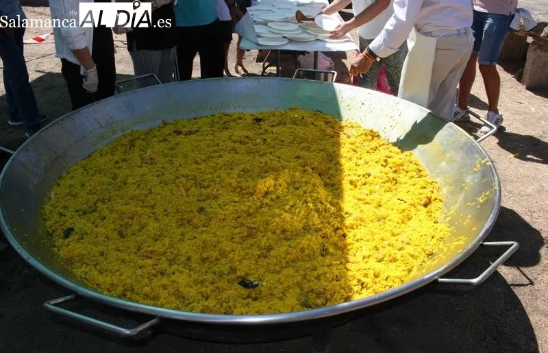 Gran paella en Cipérez para despedir las fiestas / SILVESTRE