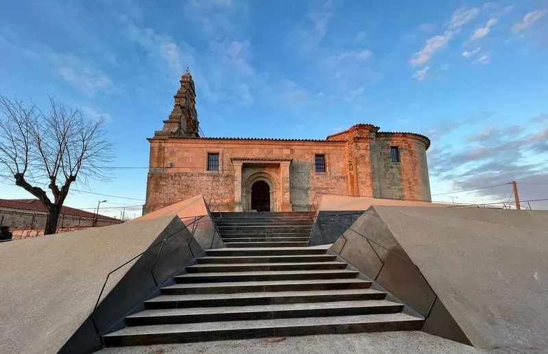 El programa Románico Atlántico ha facilitado la accesibilidad a la iglesia de Forfoleda