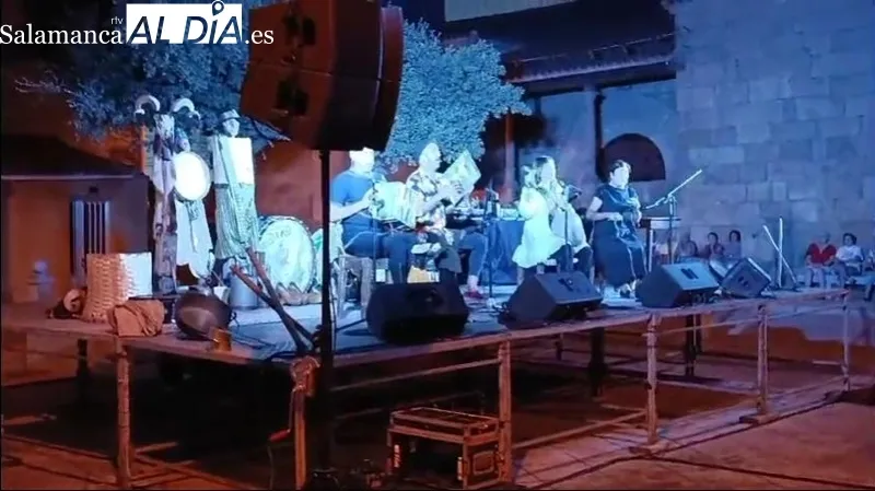 Actuación de Mayalde Tradicional en Almendra
