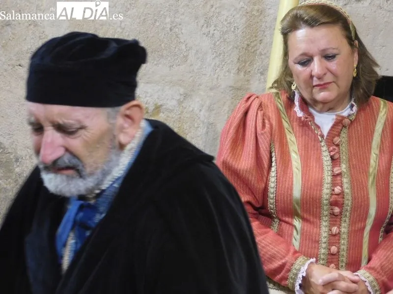 La iglesia parroquial de Nuestra Señora de la Visitación acogió en Villagonzalo de Tormes el montaje de Denis Rafter 