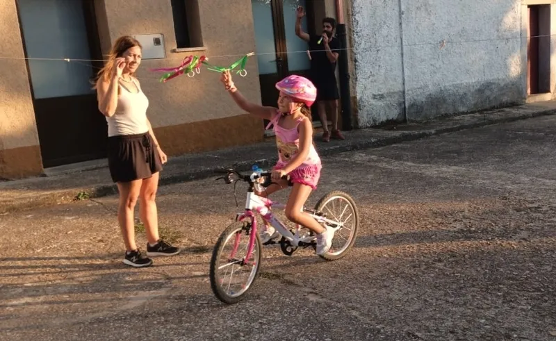 Cogida de cintas en Bañobárez a cargo de los niños