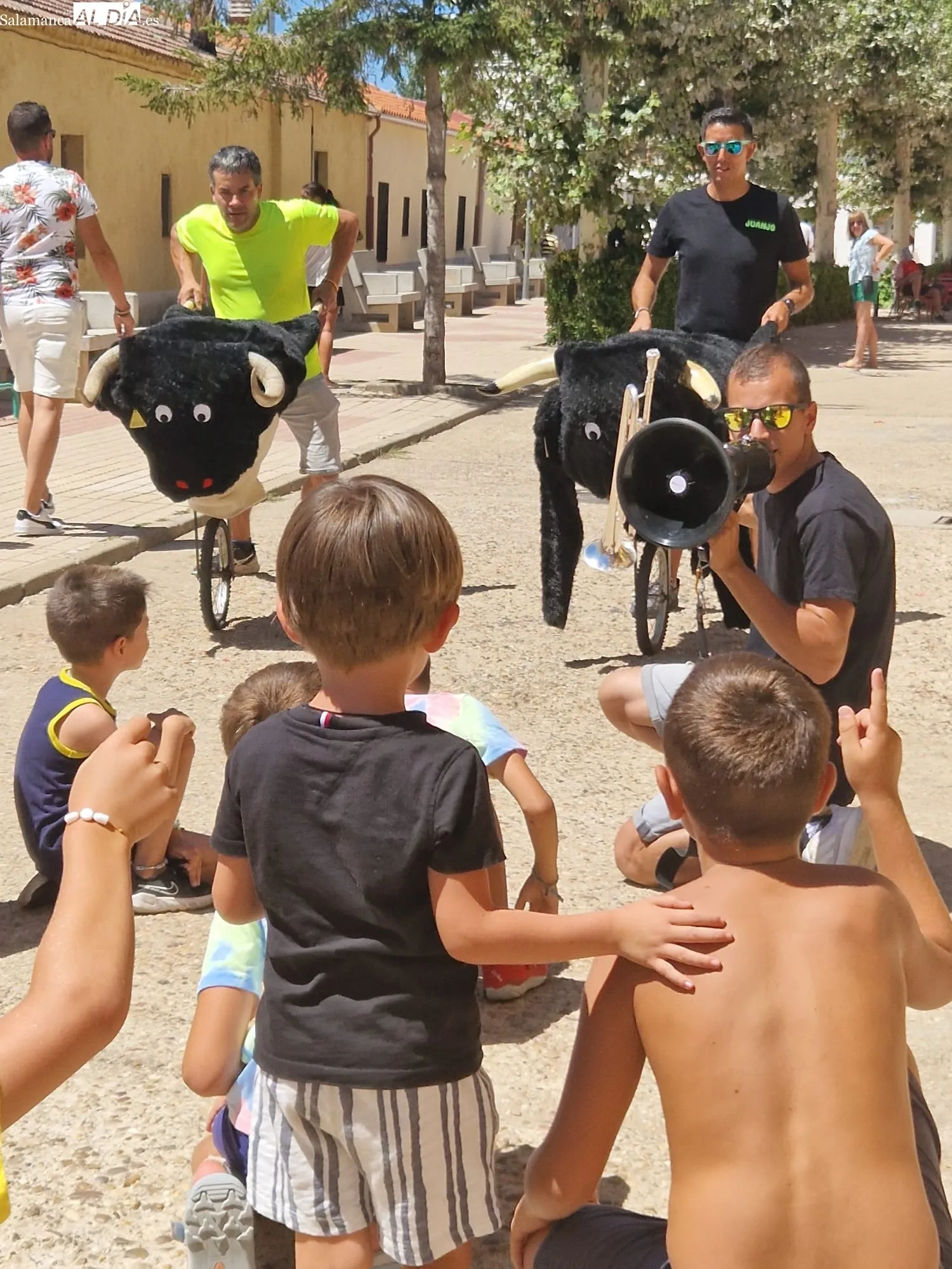 Foto 6 - Do&ntilde;inos disfruta de su tradicional paellada y los carretones