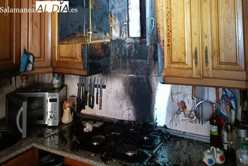 Aspecto en el que quedó la cocina tras el fuego