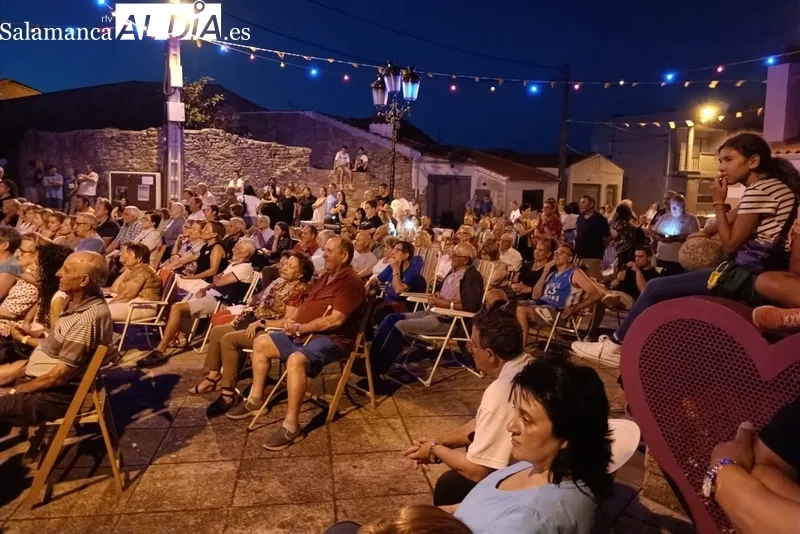 Actuación de Mayalde Tradicional en Almendra