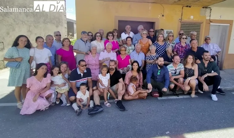 Reunión al completo de la familia Sevilla Moronta en Masueco, la más longeva de la localidad  