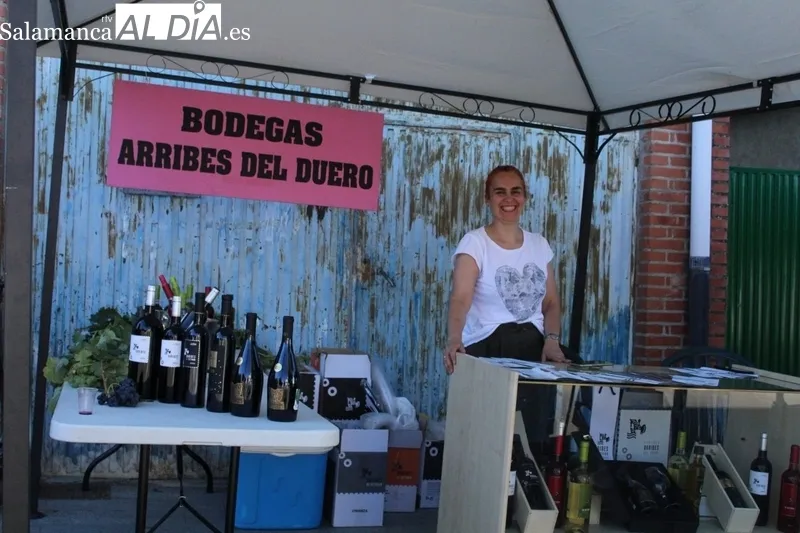Éxito de feriantes y público en la primera edición de la Feria-Mercadillo de Aldeadávila de la Ribera / FOTOS: CORRAL Y SAIRA ANDRÉS 