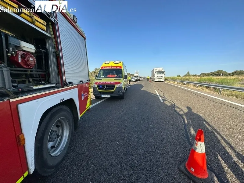 En el rescate de los heridos intervinieron los Bomberos de Vitigudino