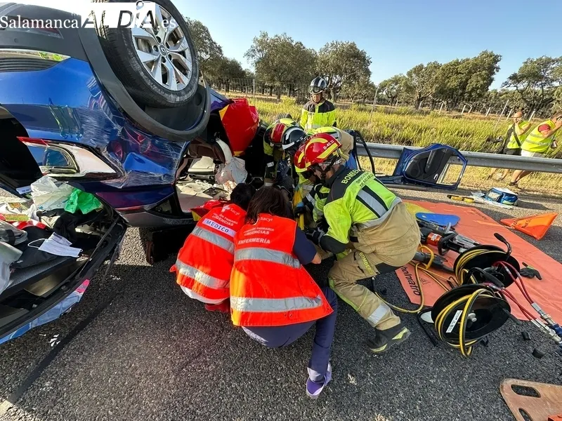 En el rescate de los heridos intervinieron los Bomberos de Vitigudino