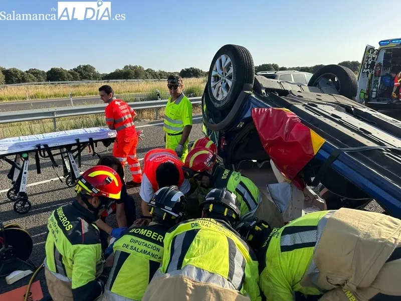 En el rescate de los heridos intervinieron los Bomberos de Vitigudino