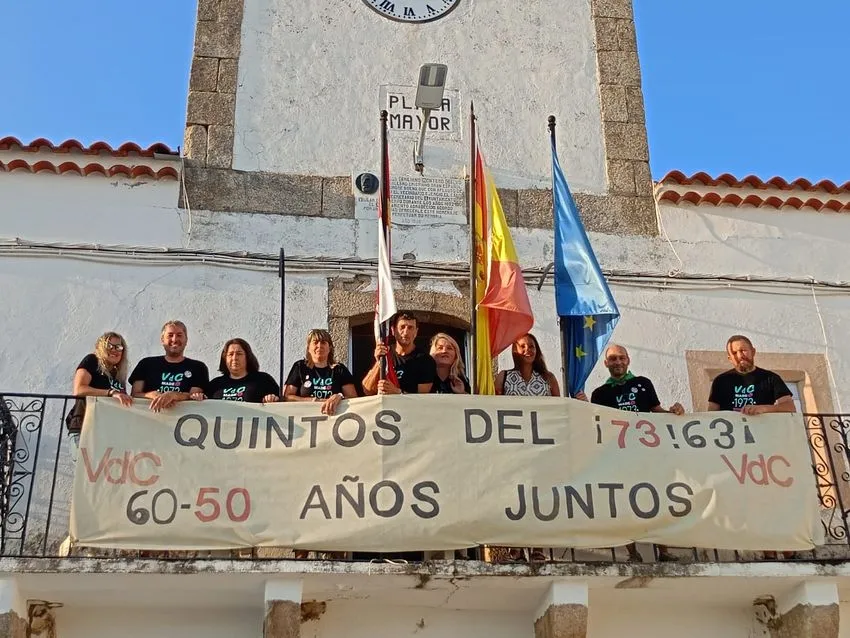 Foto 6 - Quintos del 73 y 63 unidos en las fiestas de Villar de Ciervo