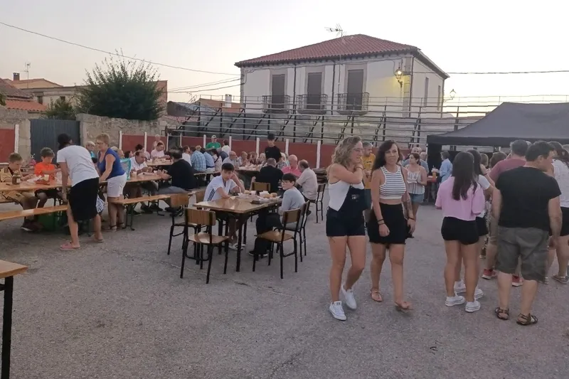 Cena popular ofrecida por ‘Agustín in Memoriam’ con la colaboración del Ayuntamiento