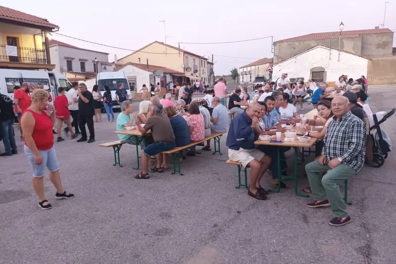 Cena popular ofrecida por ‘Agustín in Memoriam’ con la colaboración del Ayuntamiento