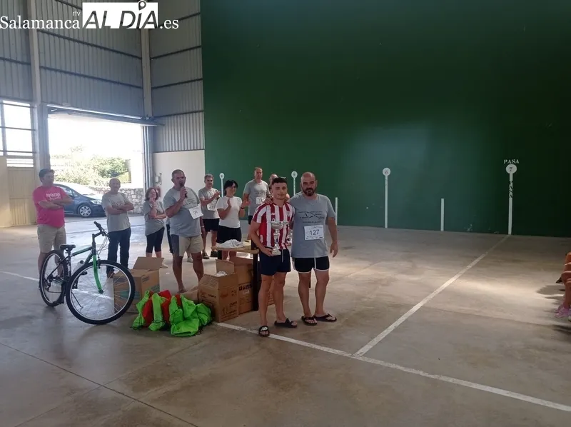 En torno a 200 participantes ponían fin este sábado al VIII Triatlón ‘Conectando pueblos’ 