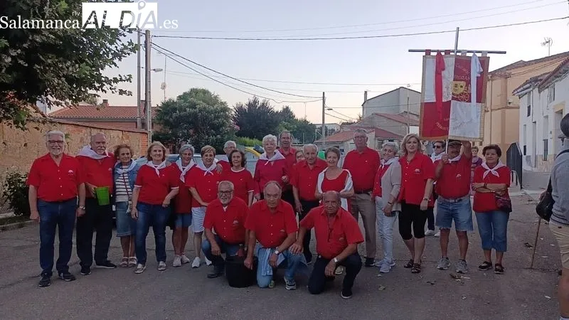 Foto 5 - Ambientado desfile de pe&ntilde;as en El Pedroso de la Armu&ntilde;a