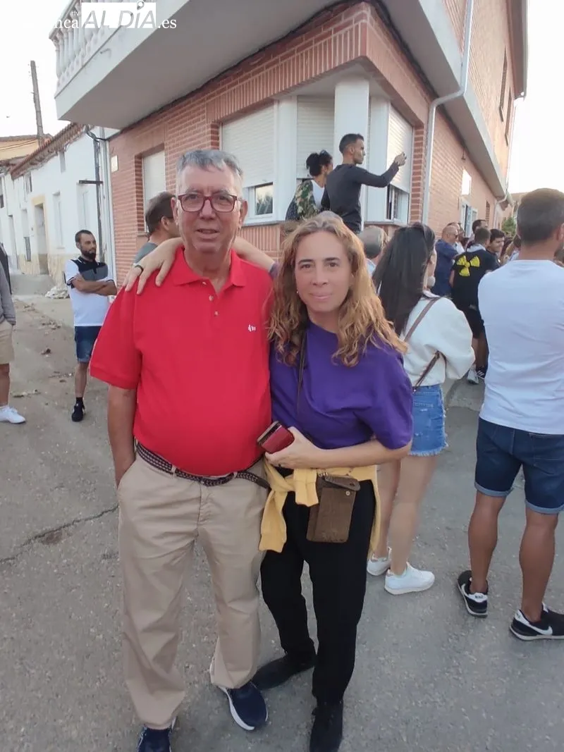 Foto 11 - Ambientado desfile de pe&ntilde;as en El Pedroso de la Armu&ntilde;a