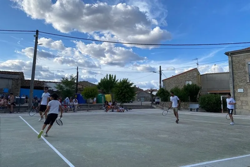 Manualidades y deporte han animado estos días previos a los platos fuertes de las fiestas 