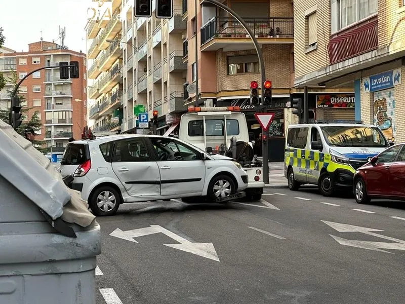 Estado del vehículo siniestrado en la avenida Campoamor
