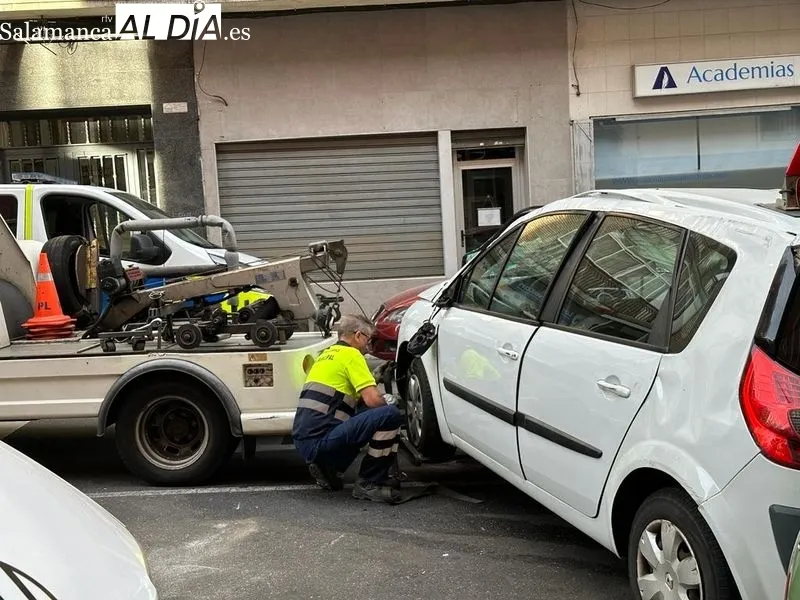 Estado del vehículo siniestrado en la avenida Campoamor