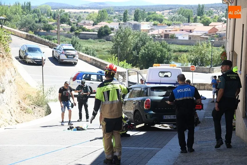 Foto 4 - Vuelca un veh&iacute;culo tras una ins&oacute;lita bajada sin conductor desde La Colada
