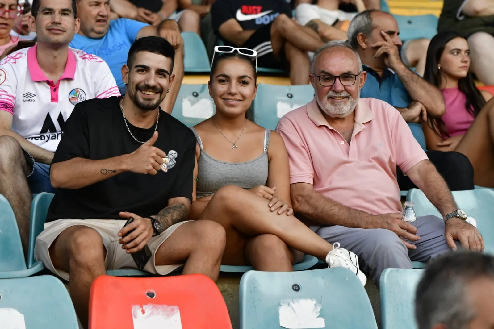 Imágenes del partido y del público del encuentro Salamanca UDS contra el Atlético Bembibre. Fotos: Ramón Vicente