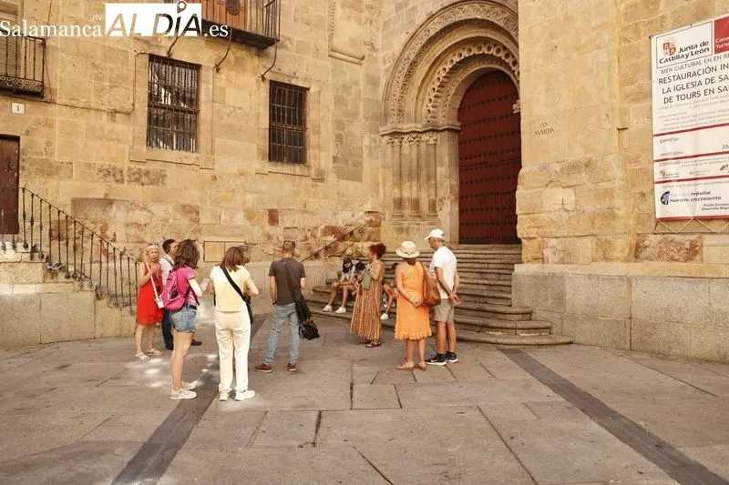 Turistas en el centro de Salamanca. Foto de David Sañudo