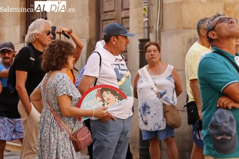 Turistas en el centro de Salamanca. Foto de David Sañudo
