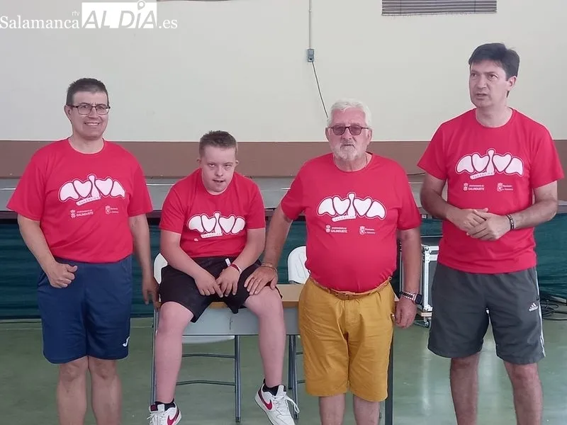 Foto 4 - Galinduste tiende la mano a la 'Fundaci&oacute;n Aviva'