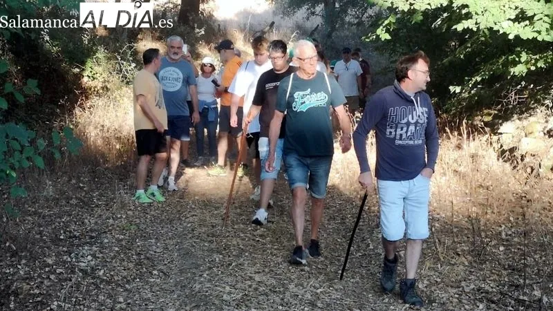 Foto 8 - La caminata a la estaci&oacute;n de Valdenoguera cierra las actividades festivas en La Fregeneda